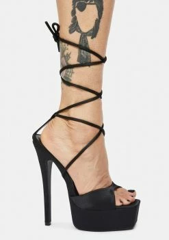 Public Desire Platforms Expose Platform Heels