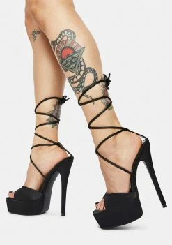 Public Desire Platforms Expose Platform Heels