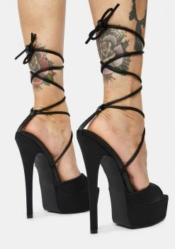 Public Desire Platforms Expose Platform Heels